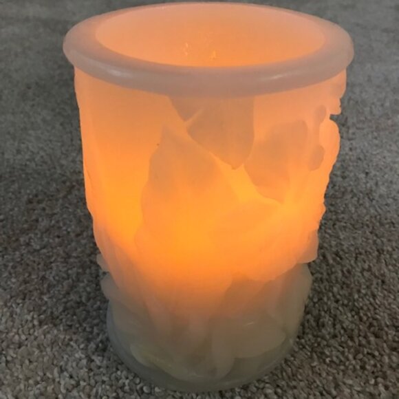 "The Amazing Flameless Candle" Battery Operated Unscented Wax Candle.6"x4" - Picture 1 of 2